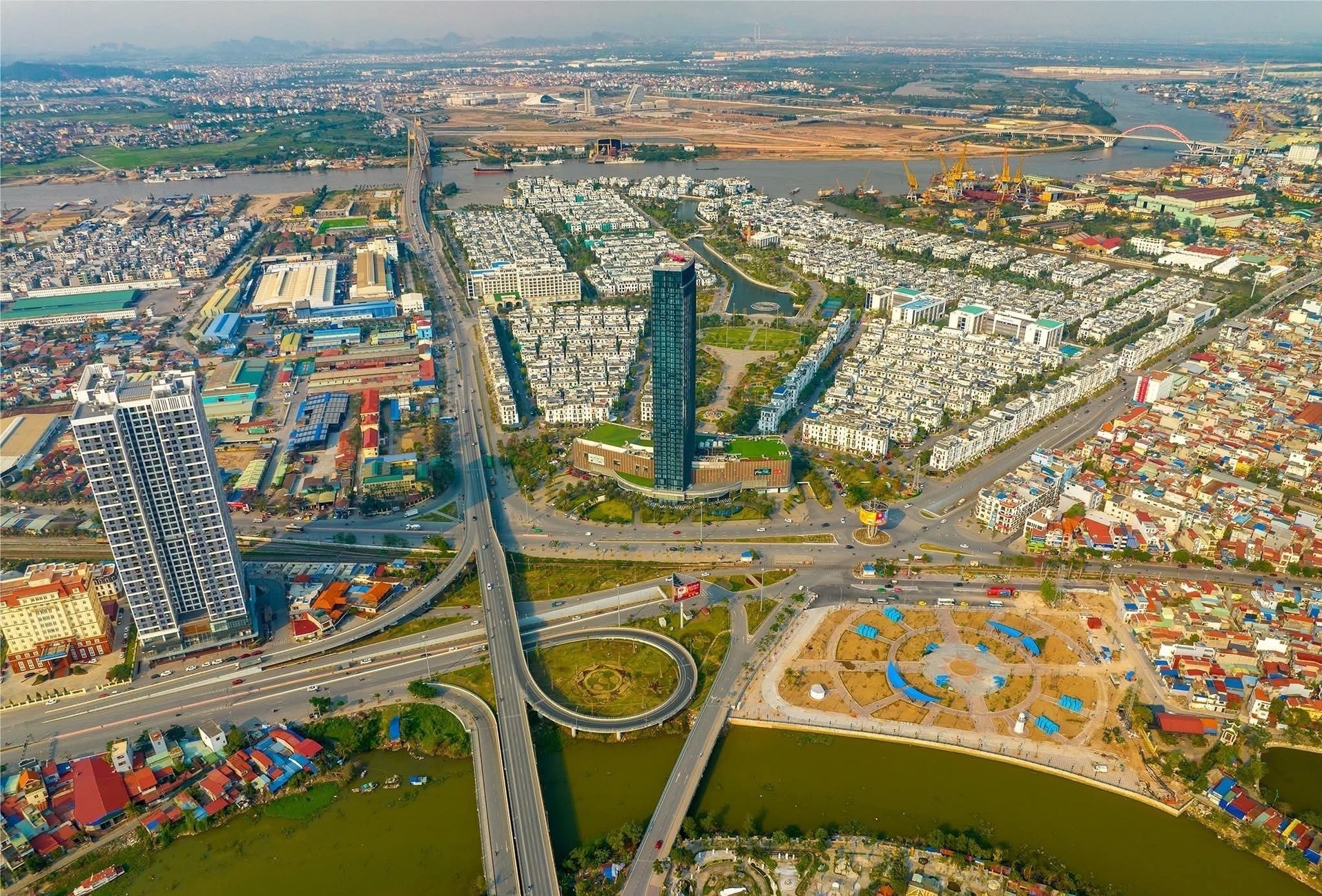 Nhật ký bất động sản 25/11: DN Hàn Quốc muốn rót 20.000 tỷ vào Bắc Ninh, KBC đề xuất làm cảng - sân bay tại Hải Phòng