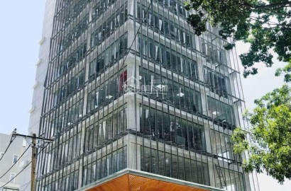 Chuyển nhượng tòa nhà góc 2 MT 56 Nguyễn Đình Chiểu – Phan Kế Bính, P. Đa Kao, Quận 1