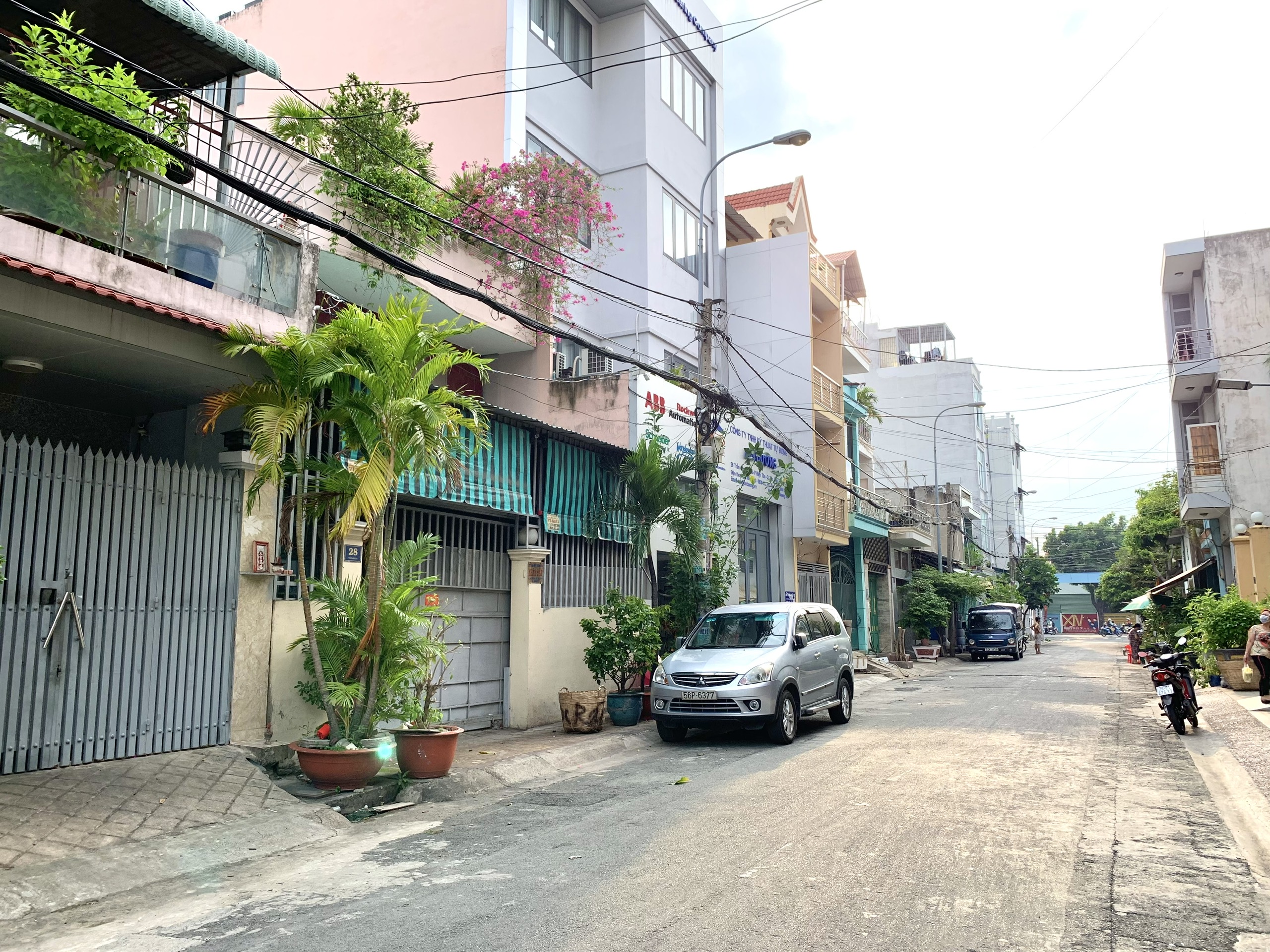 BÁN NHÀ 28-28A Trần Quang Quá