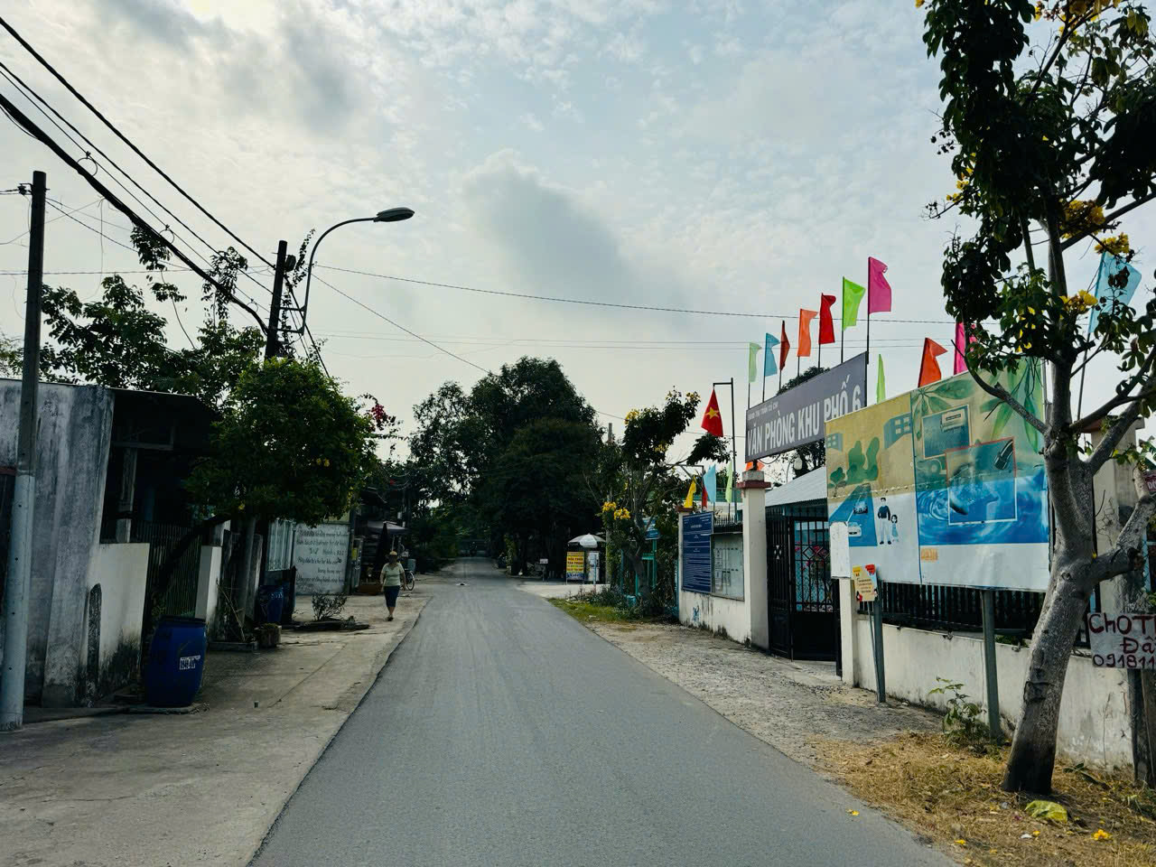 Khu dân cư mặt tiền đường Nguyễn Phong Sắc cách ngã tư Quảng Việt 200m