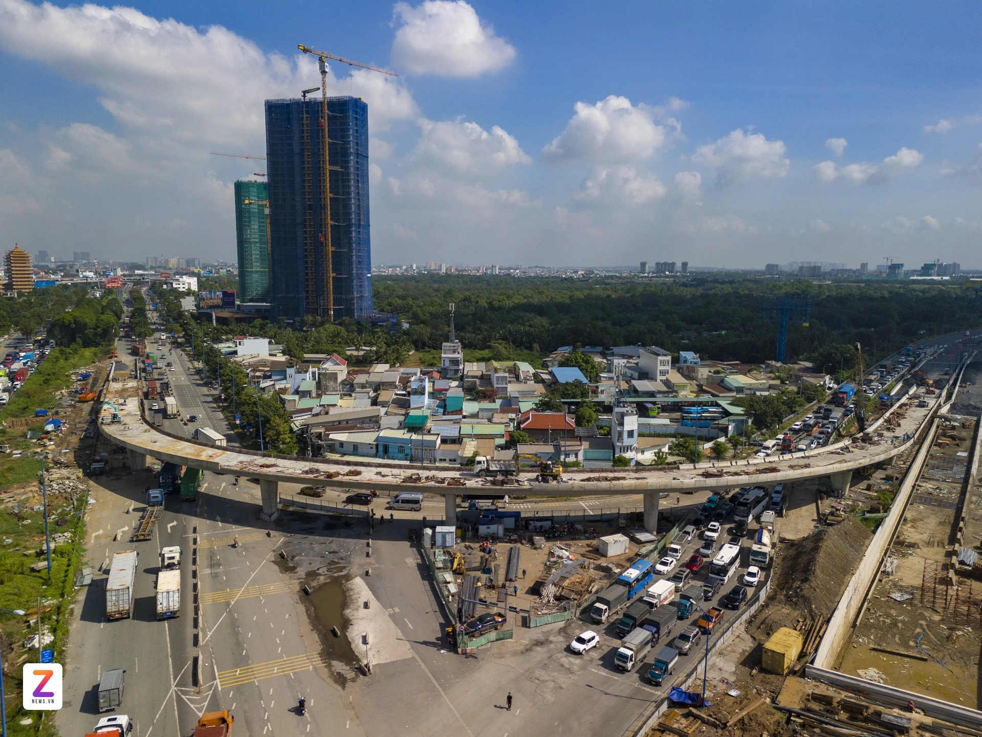 Cận cảnh cầu vượt nút giao An Phú dự kiến thông xe trong năm nay