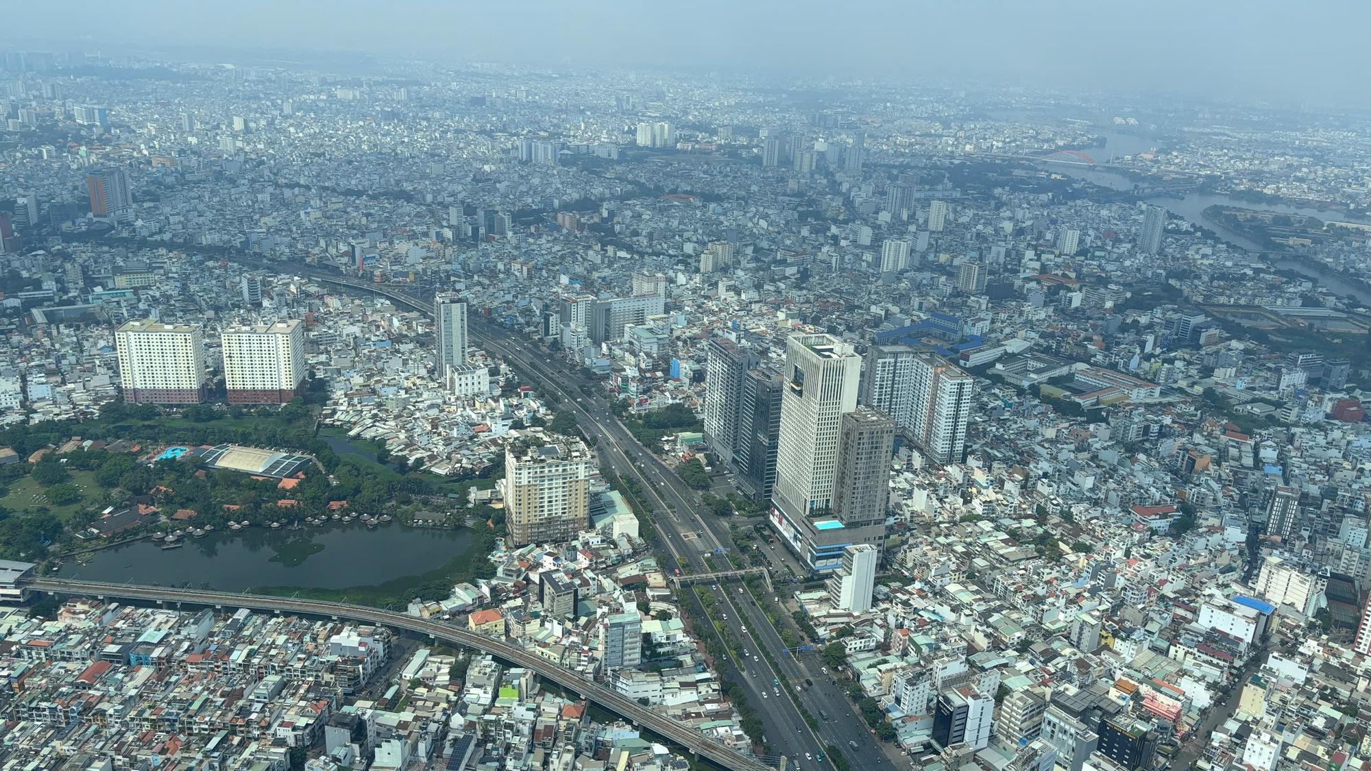 Bất động sản TPHCM “nóng lạnh thất thường”: Không tồn kho nhưng vẫn “đóng băng ngầm”?