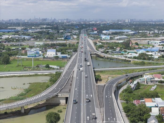 Đường Vành đai 3 TPHCM đoạn qua Tây Ninh tăng tốc về đích