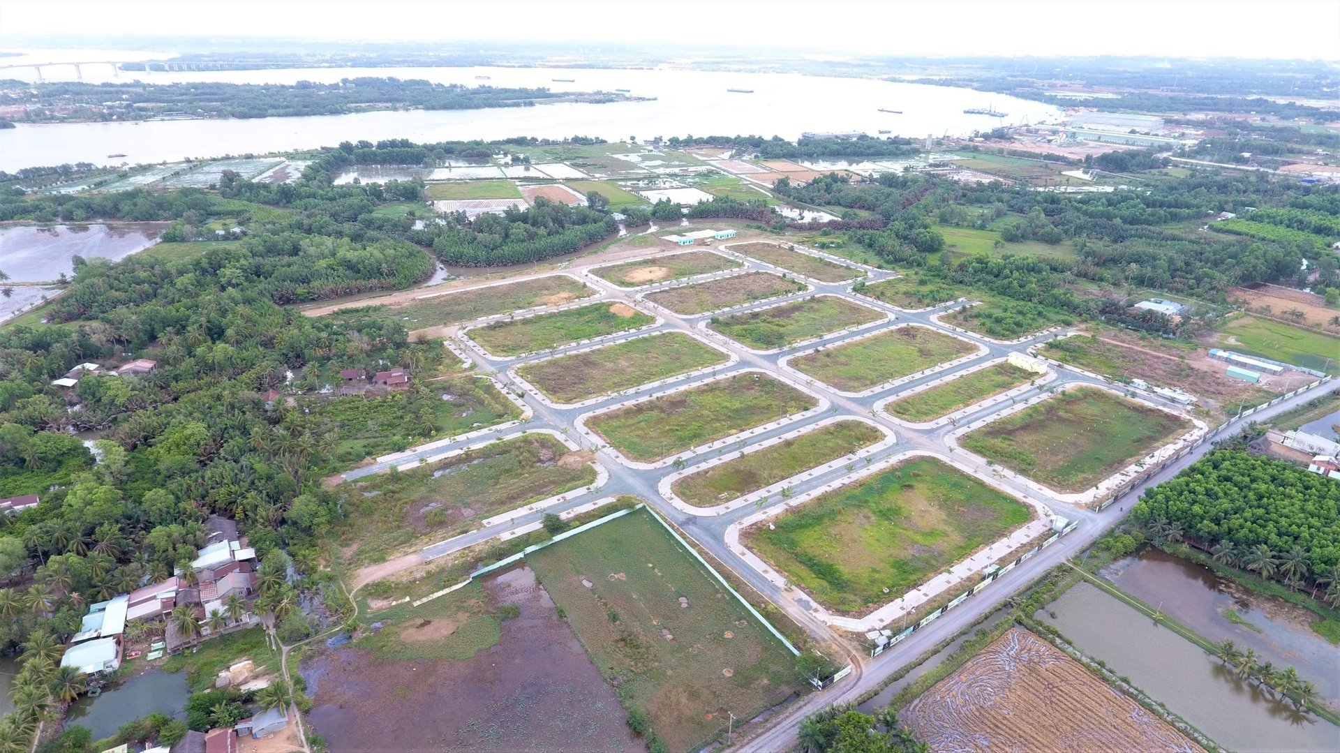 Đồng Nai giữa “tâm bão” phát triển hạ tầng: Vì sao giá bất động sản vẫn ở vùng trũng của thị trường?