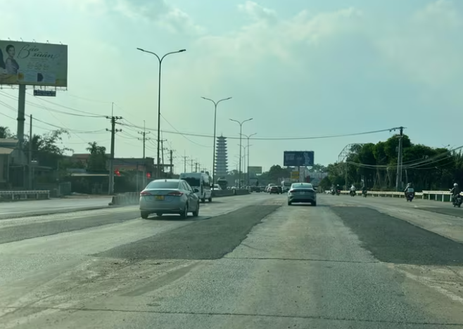 Đồng Nai tháo dỡ xong hai trạm thu phí trên QL51, trả lại mặt đường thông thoáng