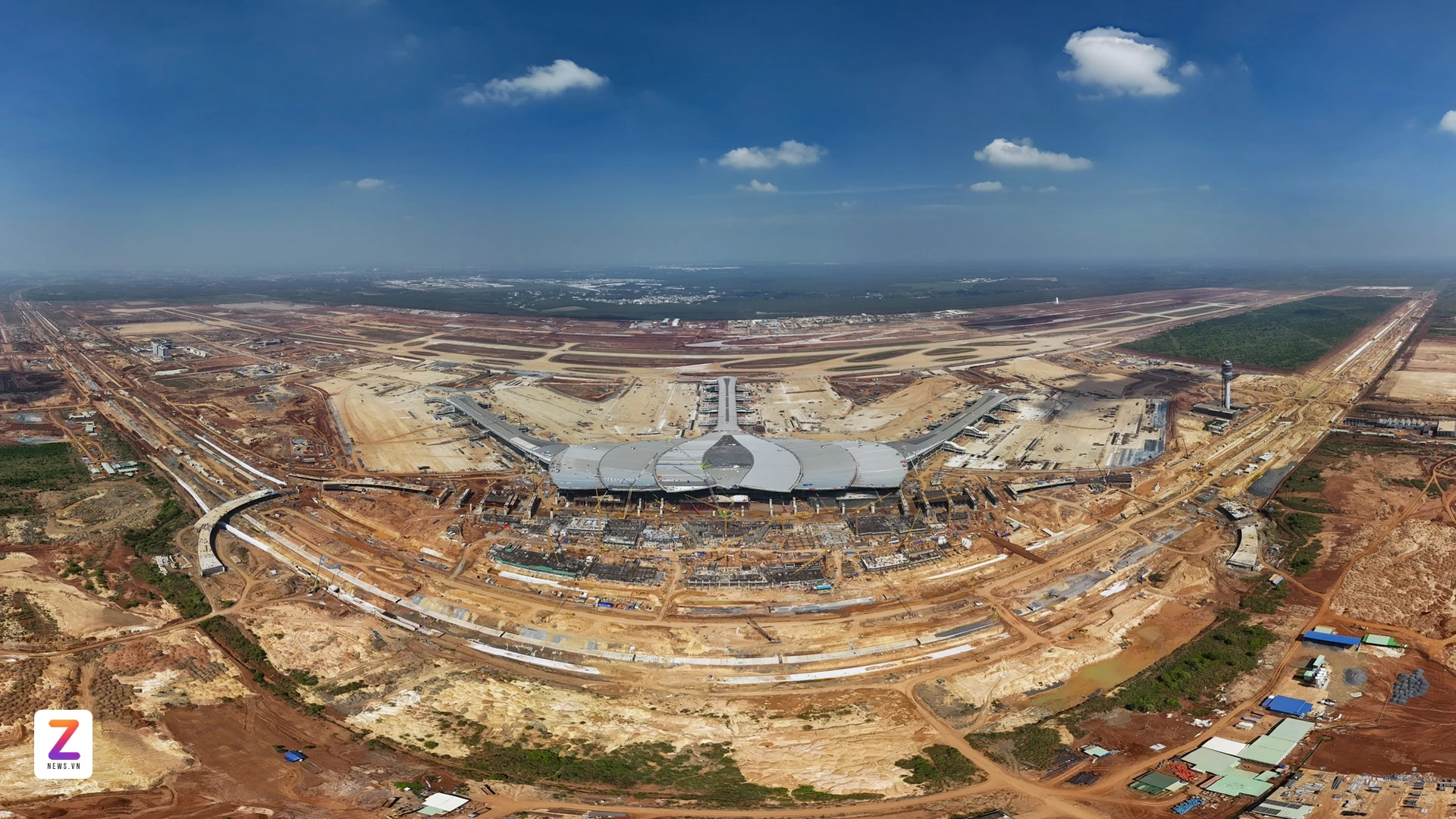 Bên trong nhà ga sân bay lớn nhất Việt Nam trước ngày khánh thành