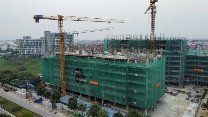 Doanh nghiệp bất động sản 'đứng ngồi không yên'