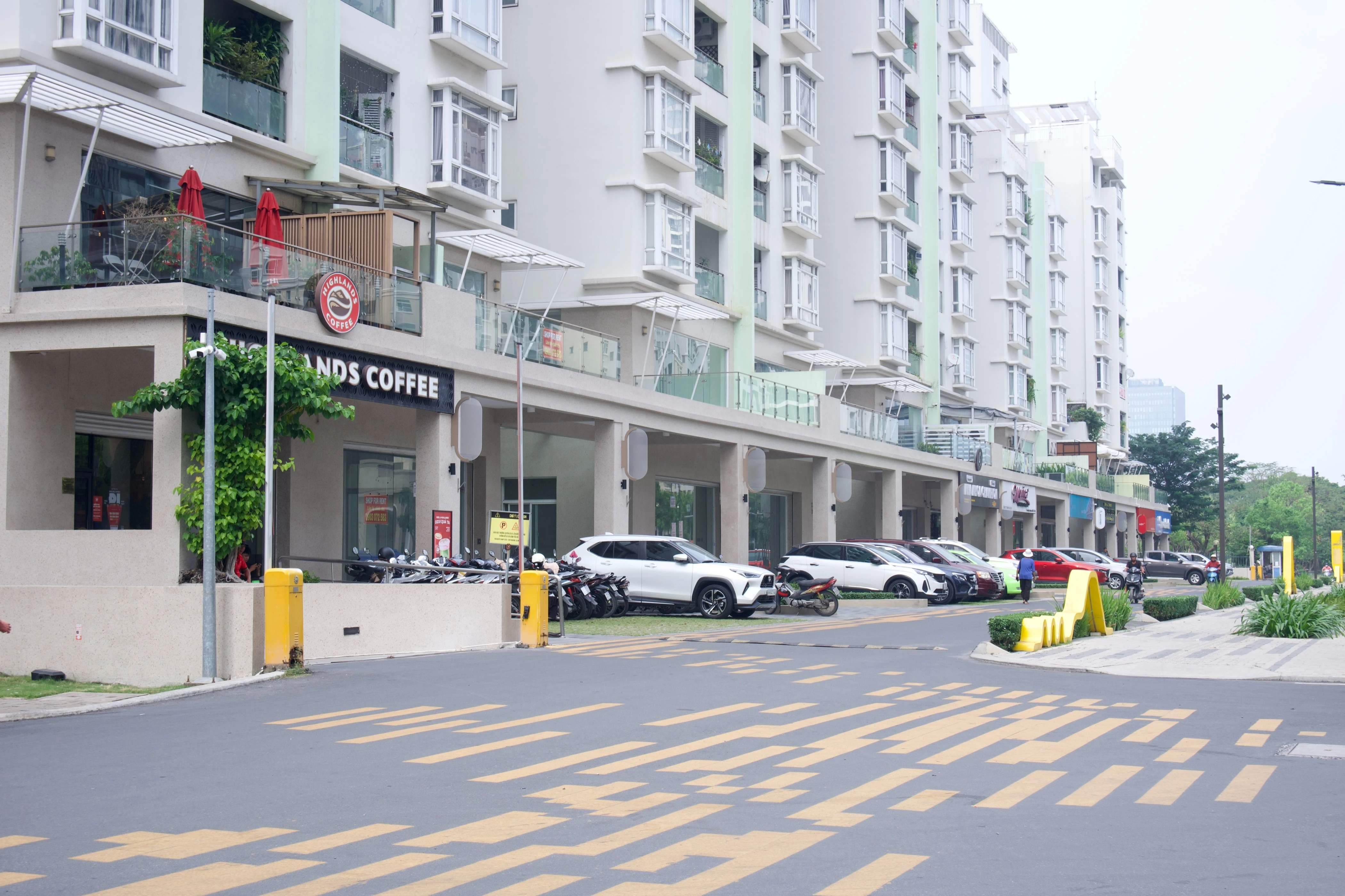 Shophouse ế ẩm: Cho thuê không được, bán không xong